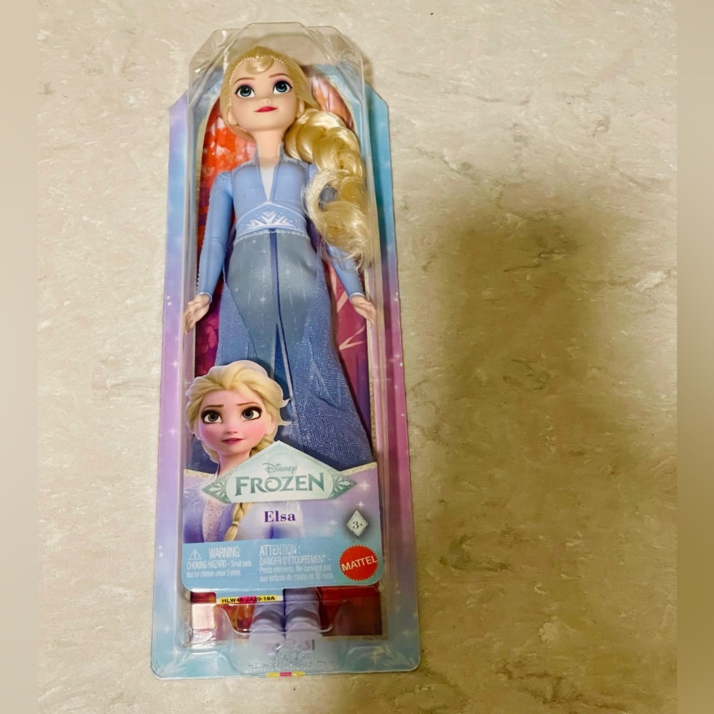 NEW Elsa Barbie Doll from the movie Frozen 2! Posable for play, perfect Gift!